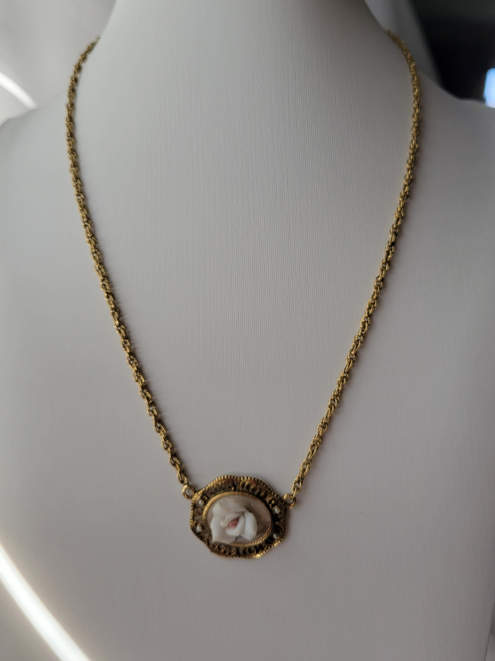 Cameo Pendant Necklace with Porcelain Rose